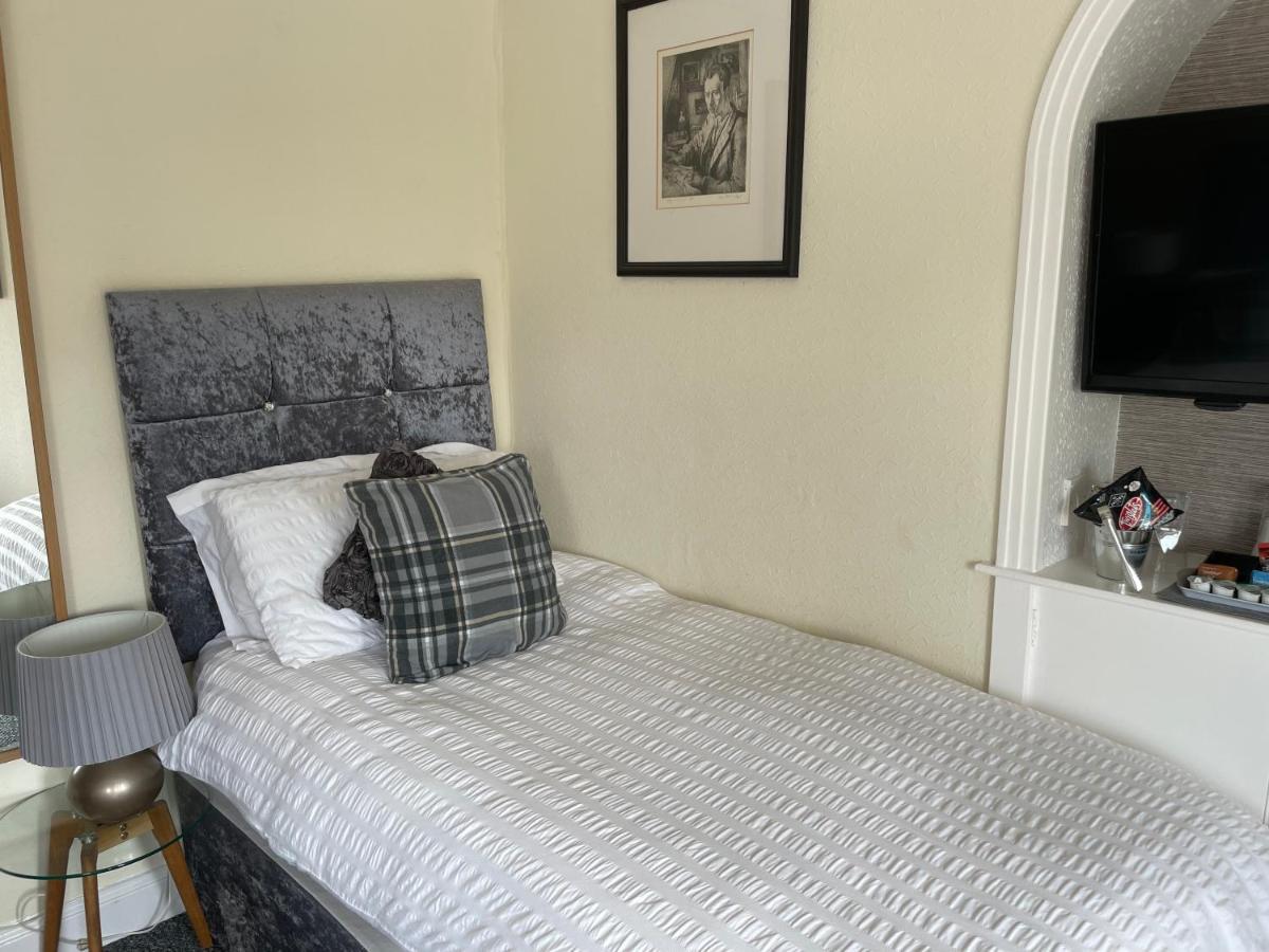Beechwood Ensuite Ayr